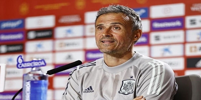 Luis Enrique - Hành Trình Từ Cầu Thủ Tới HLV Thành Công